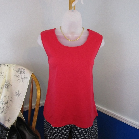 🌹Host Pick🌹Classic Red Essential Tank Top - NWOT - Picture 1 of 6